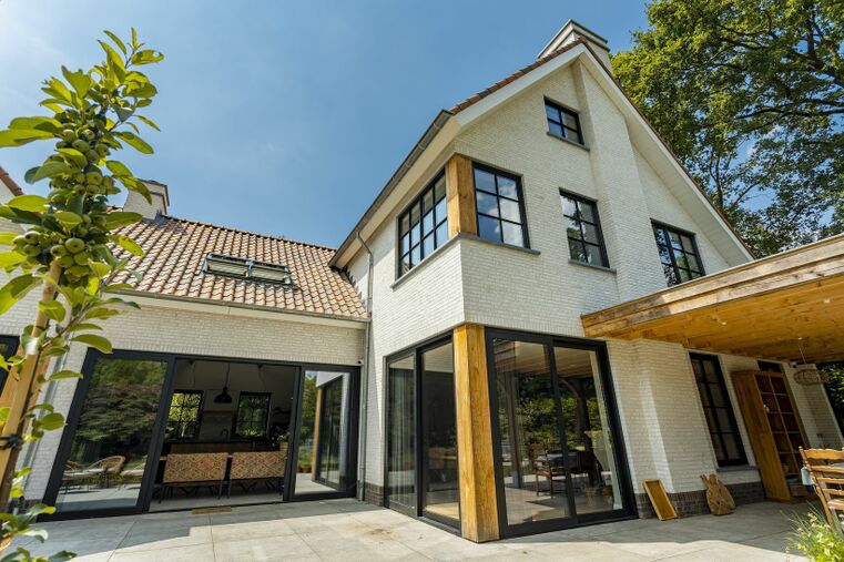 Kennis en service op het gebied van aluminium kozijnen